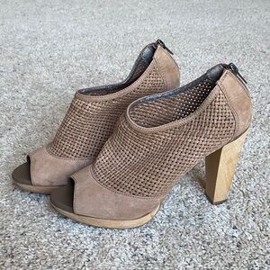 Banana Republic Brown Peep-Toe Heels